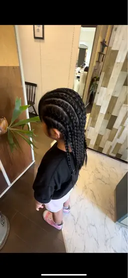 編み込みヘアセット🎪🎊イベントやパーティーにオススメ🎉キッズも大歓迎🙆‍♀️