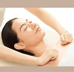 【よくばりエステ🌼】小顔・毛穴引き締め・ニキビ・乾燥・敏感等お肌のSOSに合わせての施術✨