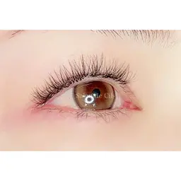 オフあり★ボリュームラッシュ300本 (LEDエクステにする場合は1500円追加で可能!)