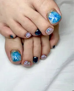 フットネイルつけ放題