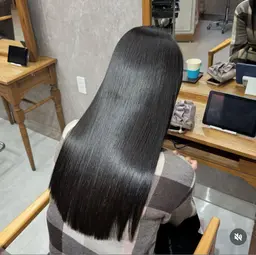 【モデル価格】ナチュラル縮毛矯正💇🏻‍♀️+デザインカット込！柔らかく艶のある仕上がりに🤩