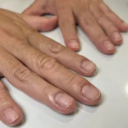 【爪育クリアネイル】ネイルできない方、お爪の表面を滑らかに美しくしたい方、補強したい方、男性の方にも◎