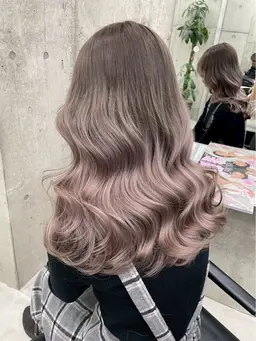 明るい部分が多い全体を染めるハイグラデーションカラー