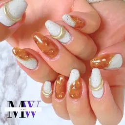 持ち込みネイルアート　￥6500​〜​