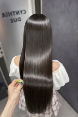 ✨ 小顔カット＋透明感カラー＋ULTOWA×Aujua｜潤いと艶の改善コース¥13,900