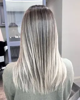 🌺バレイヤージュ＋特許取得ケラチントリートメント ケアブリーチ使用🌺