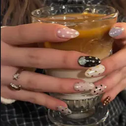 オフあり120分つけ放題コース（両手で10本程度アートやストーンがのせられます）（※複雑物は要相談）