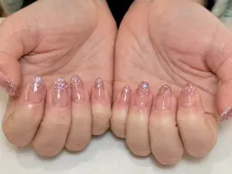 【ミニモ限定】ラメグラデーション（オフあり）ミニモ限定の特別価格です✨フラッシュラメでの施術も可能です💎