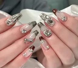 ✨学生限定ネイル割引✨【チップ長さ出し】持ち込みデザイン& パーツつけ放題 ¥13800→¥11000 (オフ選択)