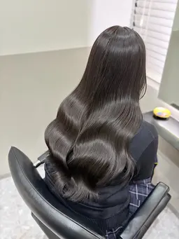 【🌸春の季節限定クーポン🌸】小顔カット＋髪質改善inケアカラー＋3STEP超音波トリートメント！