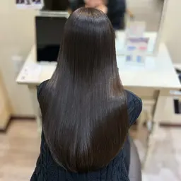 【髪の毛をつるつるサラサラに💇🏻‍♀️】縮毛矯正➕カット➕1stepトリートメント🩵