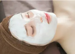 12月特別4500円🌿ビタミンC導入🌿美白フェイシャル+デコルテ・ヘッドマッサージ付き