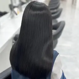 【朝の準備10分短縮💖】🕊️自然に見える縮毛矯正➕メンテナンスカット➕髪質改善トリートメント✂️🕊️