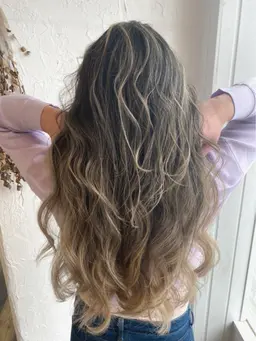 平日限定ヘアカラー🥳モデルさん限定嬉しいクーポン