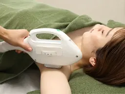 "【🌼ワキ脱毛🌼】ノースリーブも怖くない✨◎最新美肌THR美肌脱毛で痛くない💫"