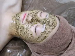 ニキビケア＆美白効果【REVI】ハーブピーリング