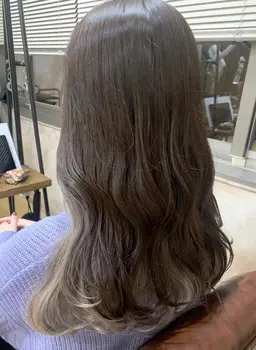 イヤリングカラー(ブリーチ込)+カット＋トリートメント