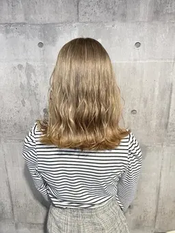 【🌻ハイトーンにしたい方🌻】カット＋2回ケアブリーチ＋カラー