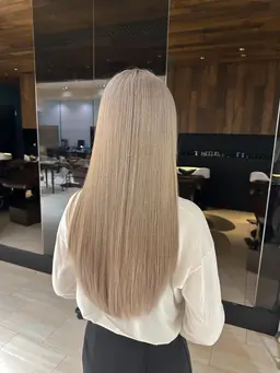 ▪️Wカラー限定メニュー▪️ケアブリーチ＋厳選透明感カラー🧡