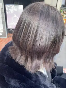 【お洒落＆白髪ぼかしハイライト】🐝cut➕イルミナカラ（オンカラー）➕TOKIO5ステップトリートメント➕ショートスパ