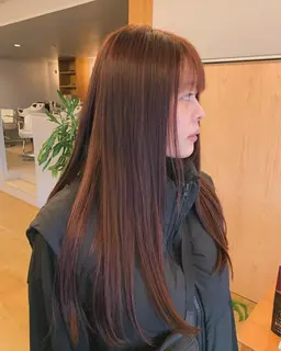 カット+酸性ストレートパーマ　艶が出てとっても綺麗な仕上がり🍒