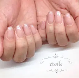 グラデーションネイル【フィルイン施術/1ヶ月以内に再来店のリピーター様限定】