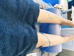 🔹スレンダー電気鍼🔹足の疲労&むくみ解消✨モデルのようなホッソリ美脚へ✨