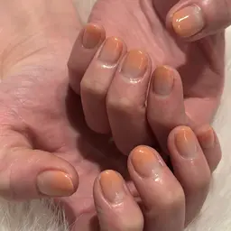 2/15(日)11時30分​〜​オフありグラデーション120分💅🏻@abbie新宿東口店