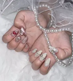 ハンドネイル‼️パーツ付け放題‼️(ベースはラメかフラッシュのみ)