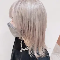 カット+全頭ブリーチ(広い範囲でのインナーカラーも可能です)+イルミナカラー+トリートメント¥20000