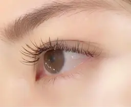 毛先をくるんとまつ毛パーマ