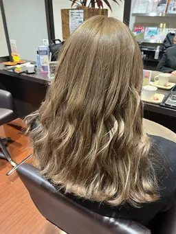 🖤ブリーチオンカラー+トリートメント