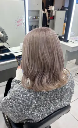 【🎀ブリーチ&カット💎】1回ブリーチ+オンカラー+似合わせカット+ツヤTR¥14200~