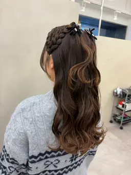 お出かけ前に簡単ヘアセット♡