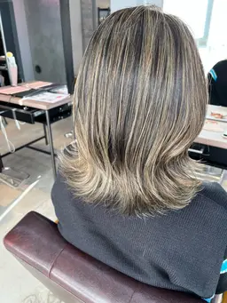 【白髪ぼかしも可能♩】外国人風3Dハイライトカラー＋カット🌼