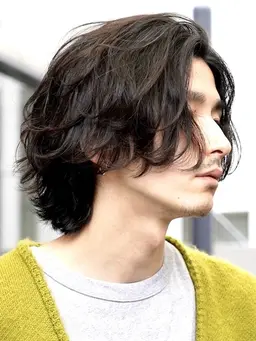 担当者激推し🔥【ミディアムパーマ】伸ばしかけの方にもオススメ❗️スタイルの差別化、前髪を作って色気を演出し似合わせます