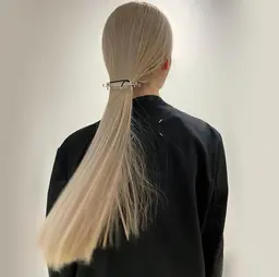 👩🏻‍🦳ブリーチ＋カラー👩🏻‍🦳＋🍯イースタンダードトメント🍯#姫カット#姫ウルフ#ブルーブラック