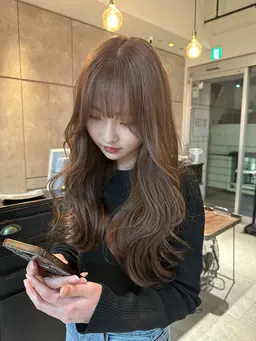 【韓国風】🇰🇷❤️🔥〝前髪顔周りカット&艶カラー&潤いトリートメント〟 ✨️ 〝ワンカラー〟フェイスレイヤー🩶