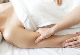 【ガチガチの首肩に】呼吸深まる、首肩集中デコルテトリートメント 60分