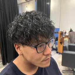 メンズカット&デザインパーマ&炭酸ヘッドスパ&眉カット