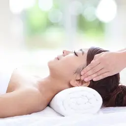 皮膚科のお医者様からご推奨頂いてます最新機器にて、全身脱毛+顔つき✨独自の技術で圧倒的効果を出させていただきます✨🌟