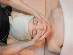 1/10​〜​練習モデル募集❣️小顔コルギ×デコルテ45分🤍