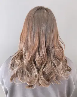 【デザインに迷ったらこれ⭐️】🍒グラデーションカラー（ブリーチあり）＆オンカラー＆極艶トリートメント🍒