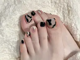 👣フットネイル「初回ジェルオフ無料ケア込み」持ち込み・つけ放題(デザイン2まで)7200