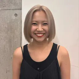 【平日ご新規様限定‼️🧖‍♀️✨】ケアブリーチリタッチ + 似合わせカラー🥣🫧 + systemトリートメント付✨