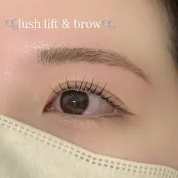 【同時施術】まつげパーマ（コーティング剤付き）➕眉毛スタイリング（wax、カット、メイク）¥10,500→