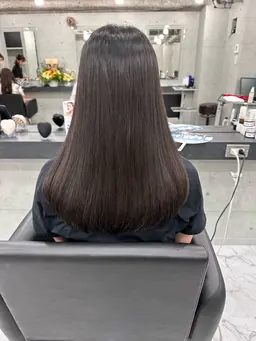 🍎ストレートパーマ➕トリートメント 広がりやクセを抑えて毎日まとまる髪へ/柔らかいツヤと指通りで可愛さと清潔感を両立✨