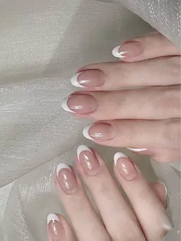 [ハンド]フレンチネイル/マグネットフレンチ【初来店・来店2回目】　￥6500 3回以降＋800円