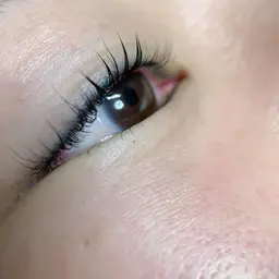 まつ毛パーマ　¥3300