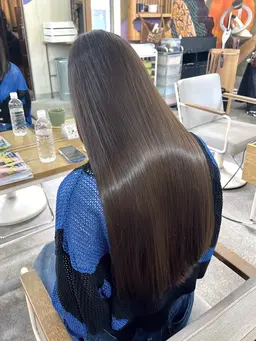 【憧れの艶髪ストレートへ】　　　　　　　　　　　　　　　　　　　🌈似合わせカット＋髪質改善ストレート🌈